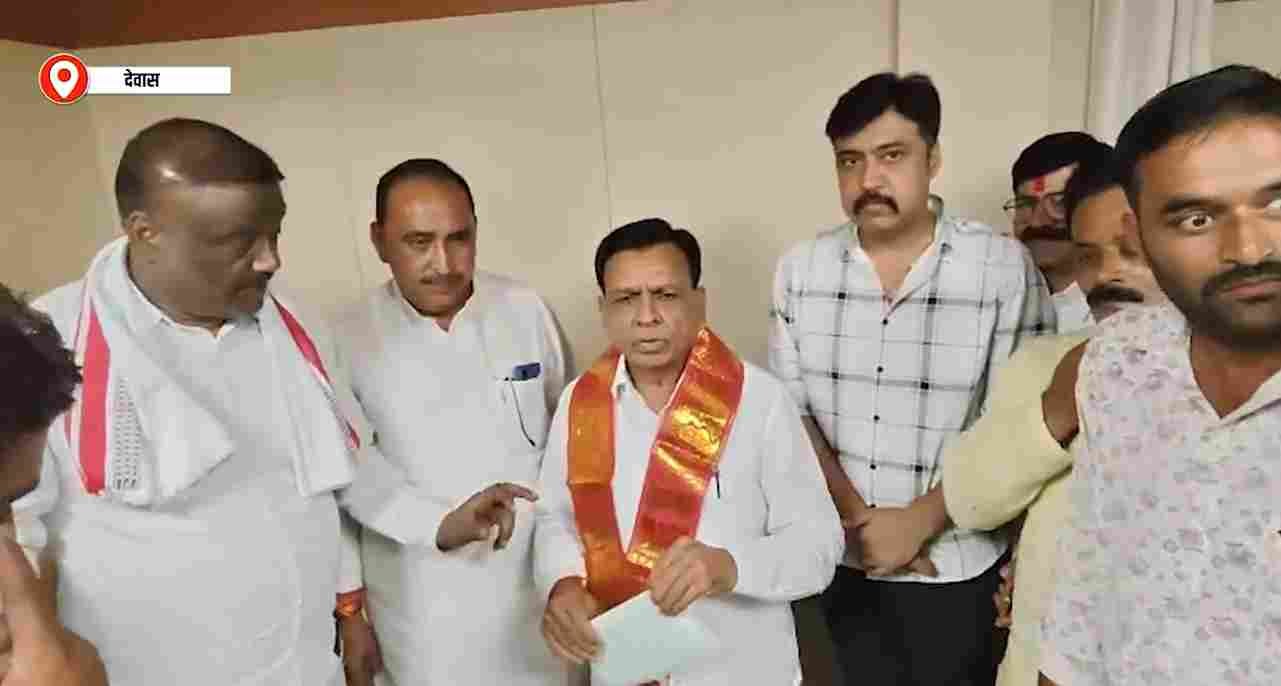 देवास में डिप्टी सीएम देवड़ा, तिरंगा अभियान पर मंथन; दतिया हार पर बोले- समीक्षा जारी